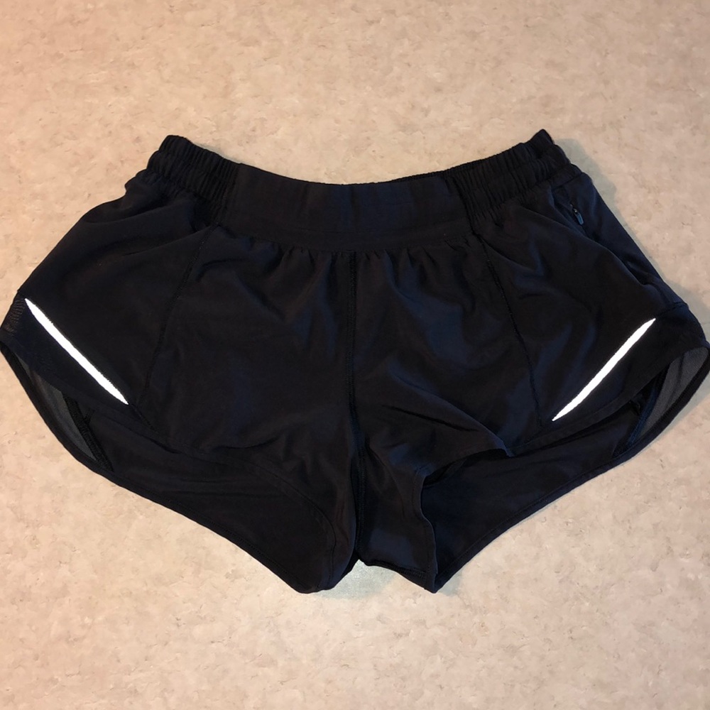 Black Lululemon Hotty Hot Short 2.5”
